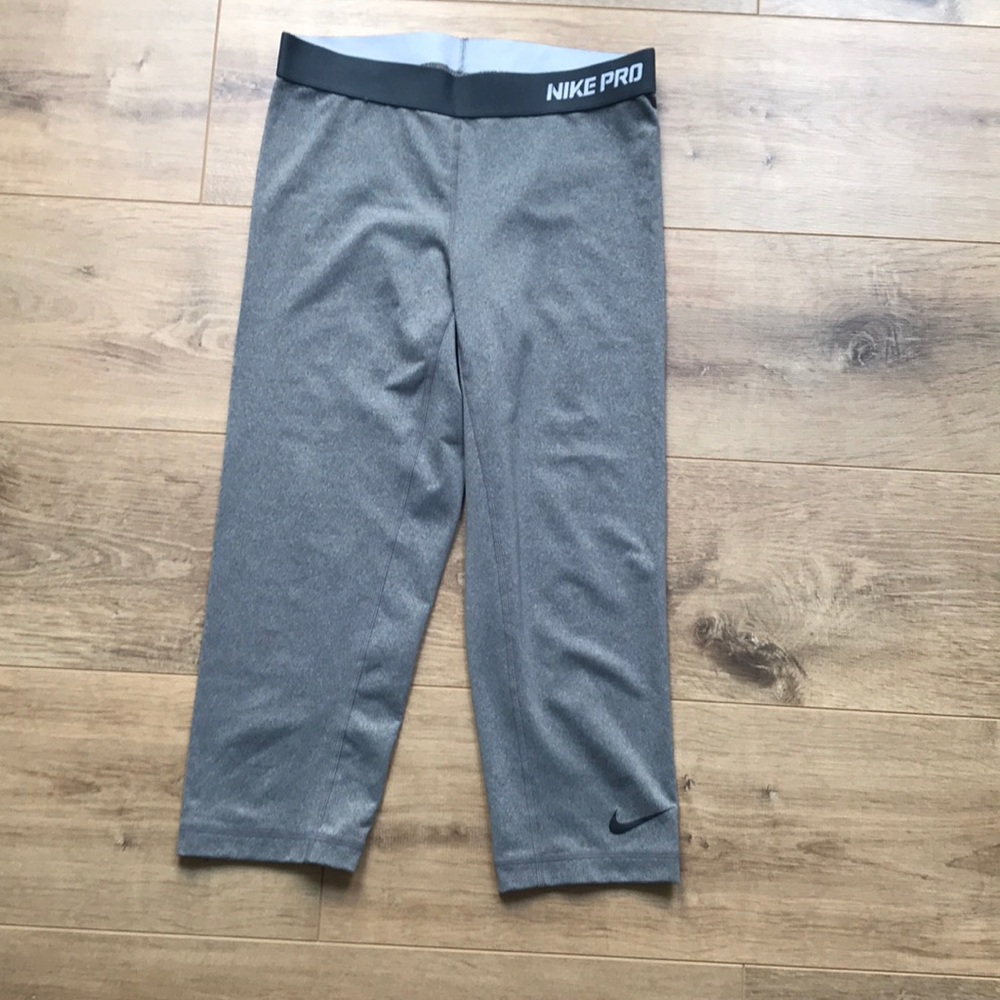Nike Cropped Leggings